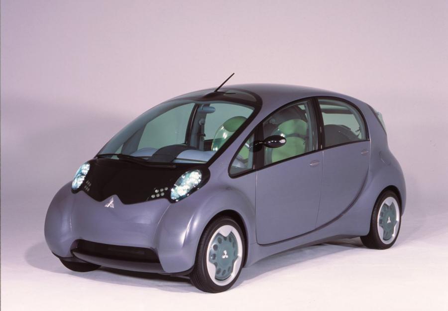  Mitsubishi i Concept 2003 года  (фото 2 из 15)